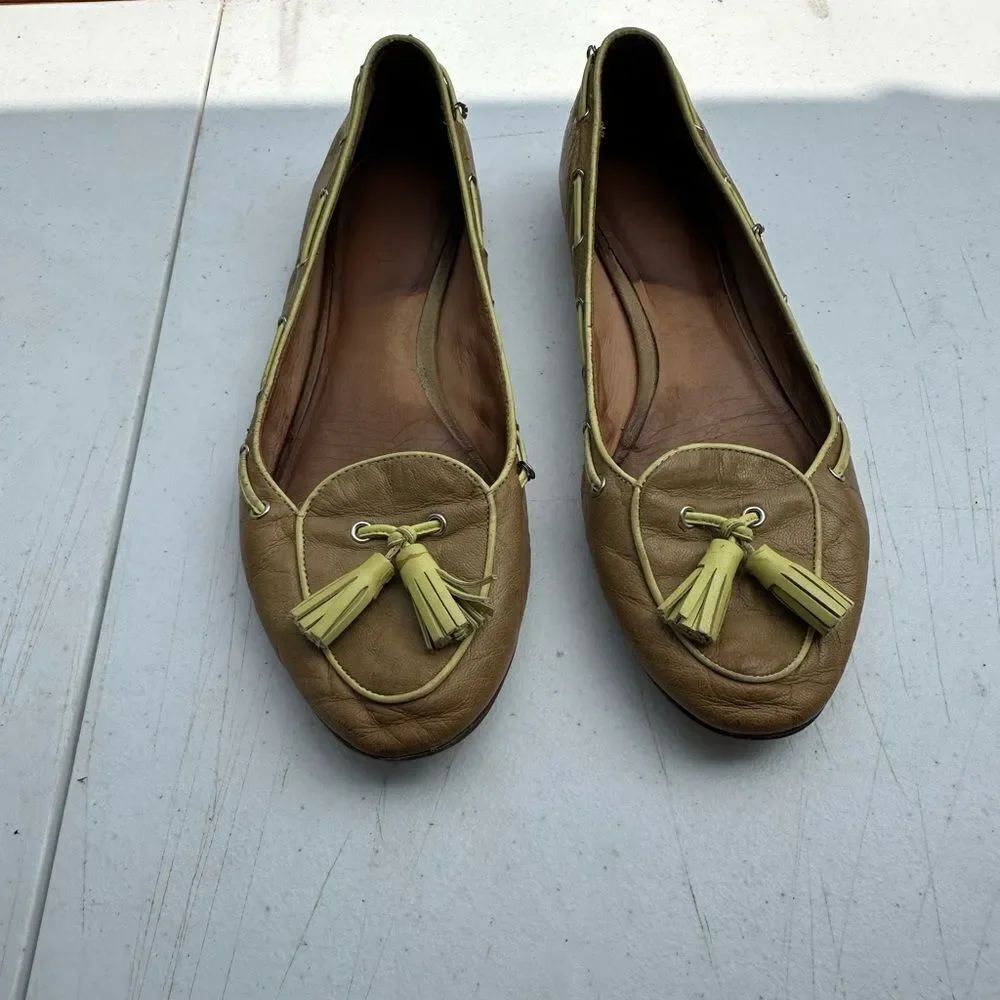 Vintage Coach Tan and Yellow Tassel Loafers